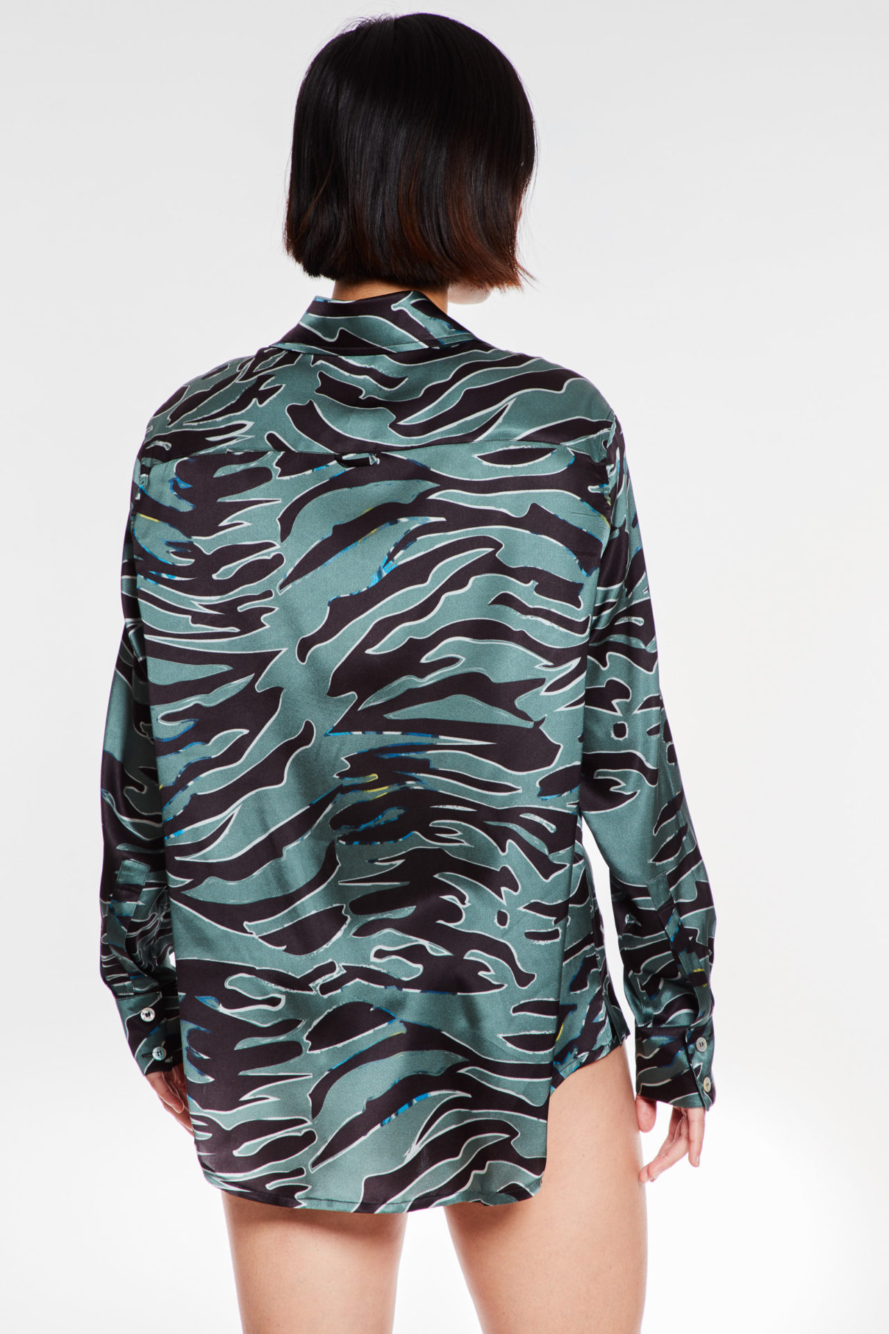 AW20-classicshirt-silk-zebra-3