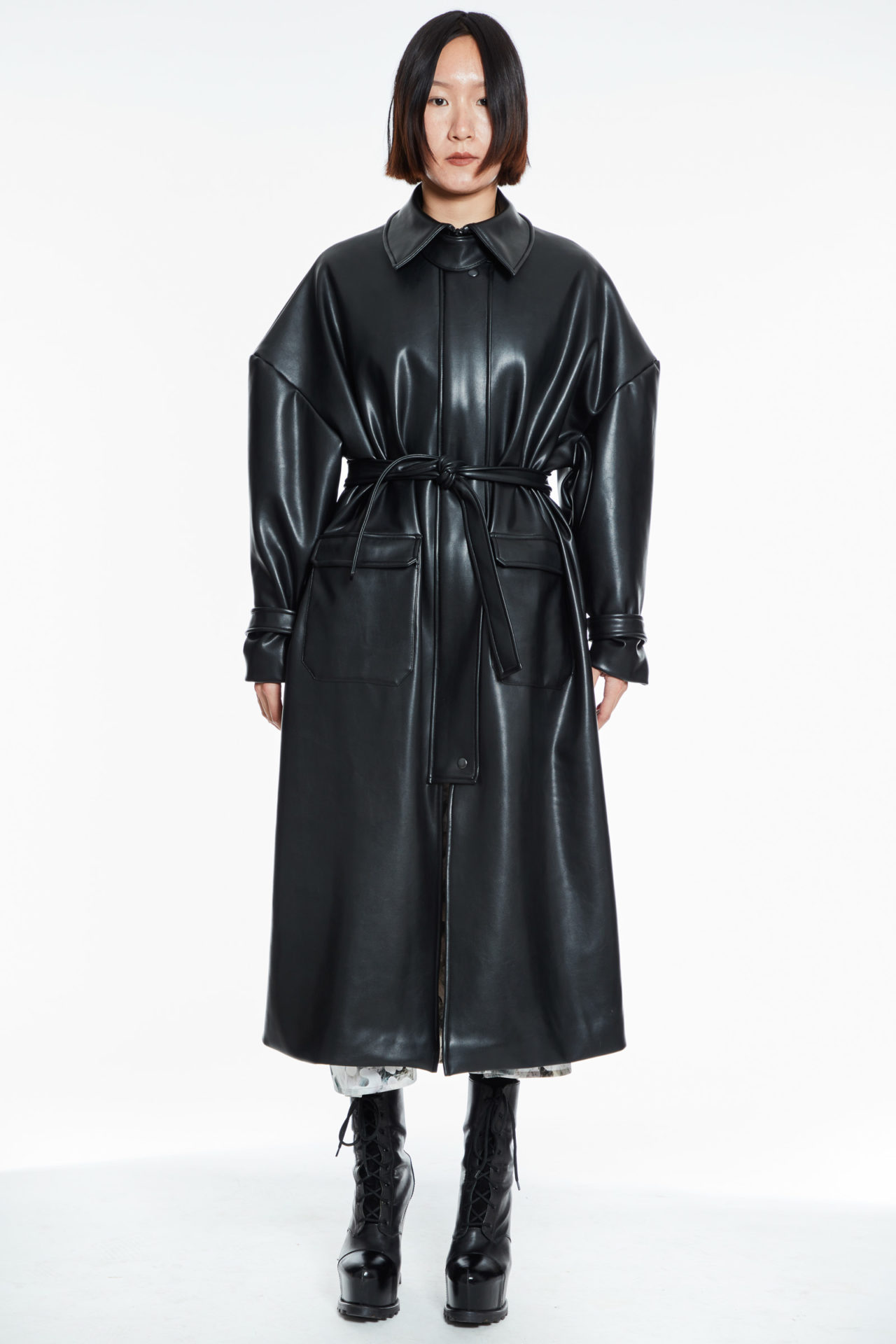 AW20-oversizedcoat-leather-1