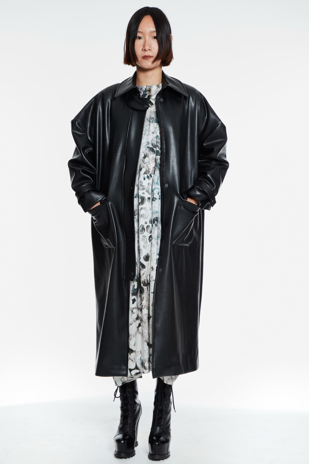 AW20-oversizedcoat-leather-4
