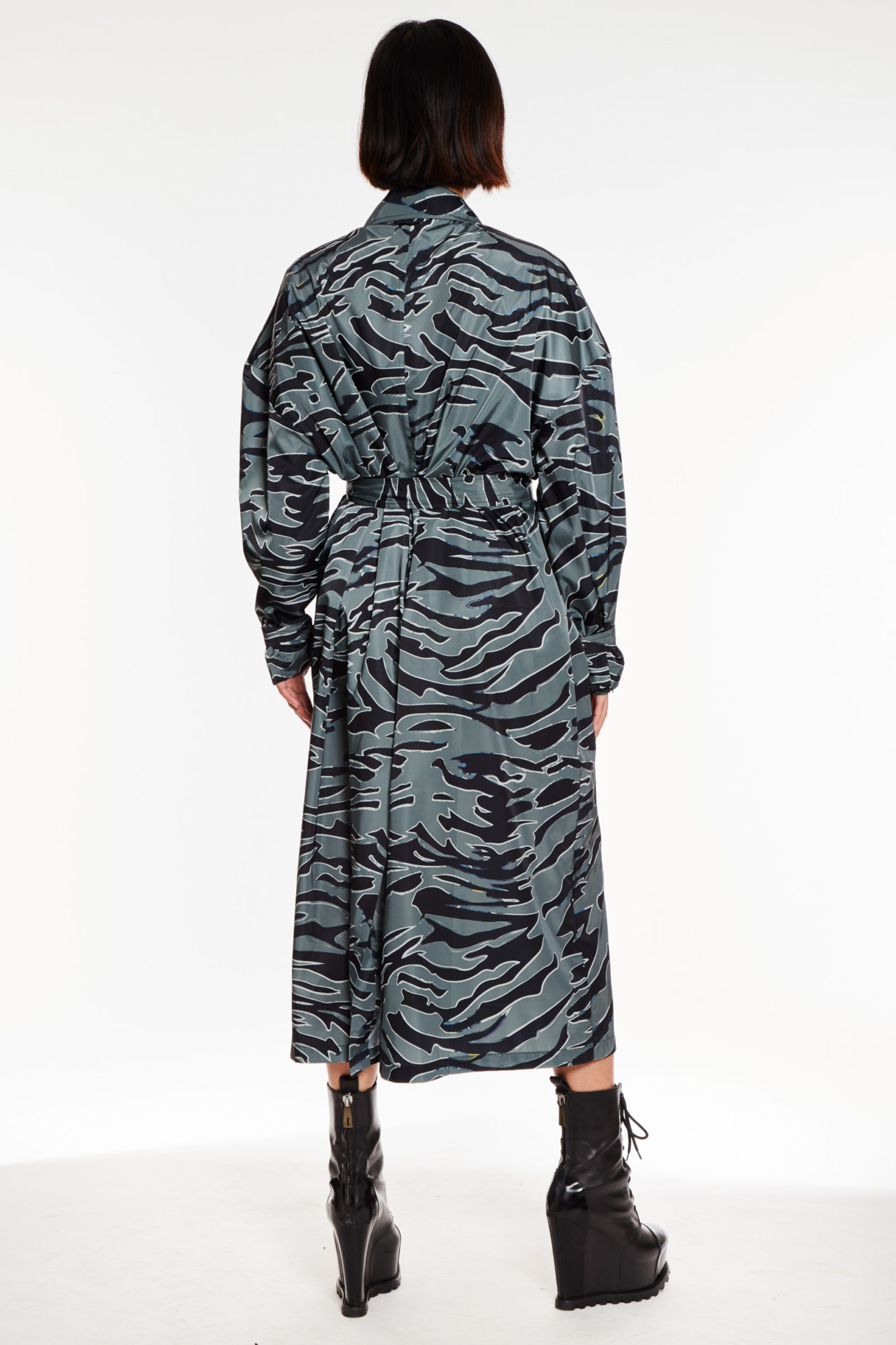 AW20-oversizedcoat-zebra-2