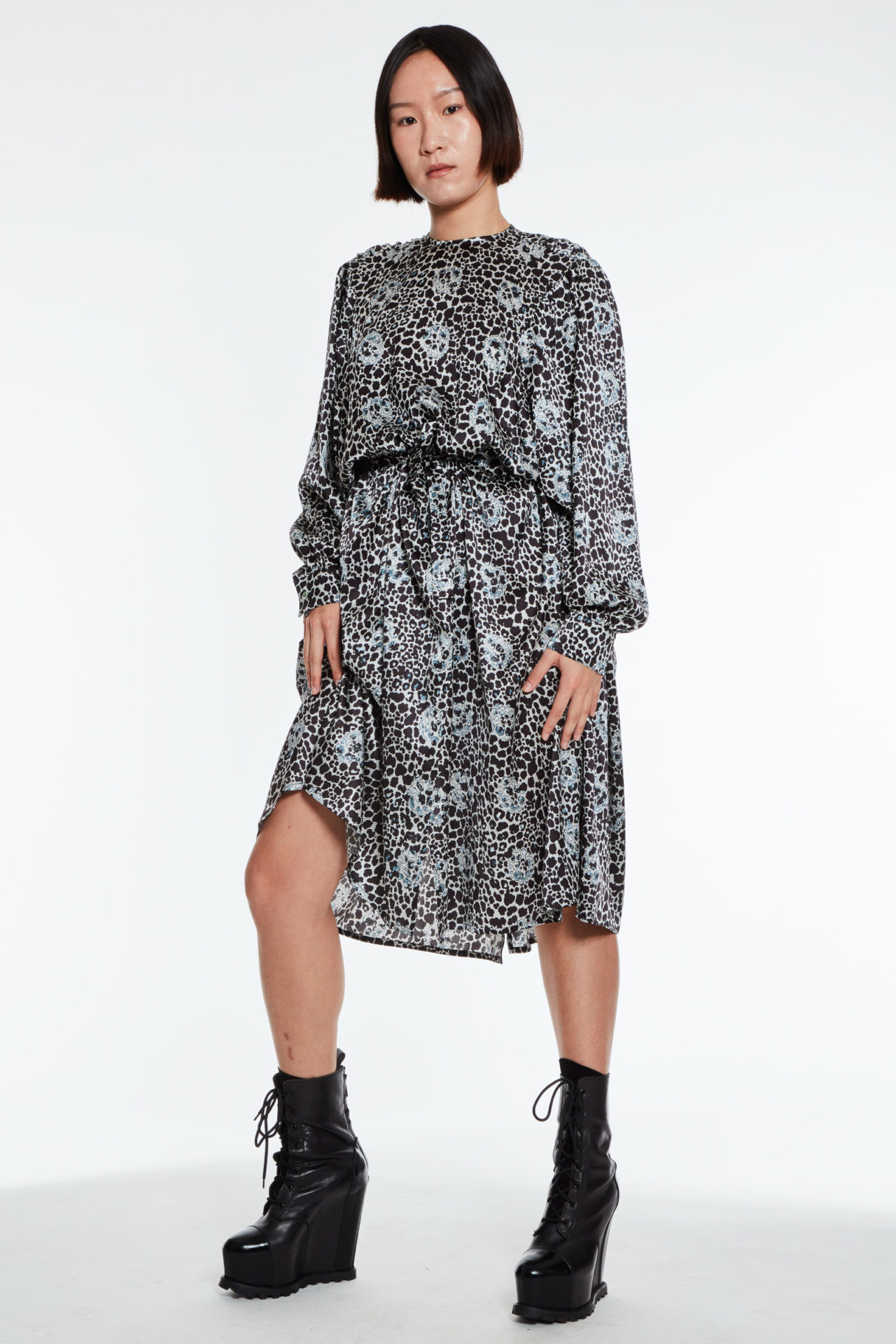 AW20-puffydress-leogrey-1