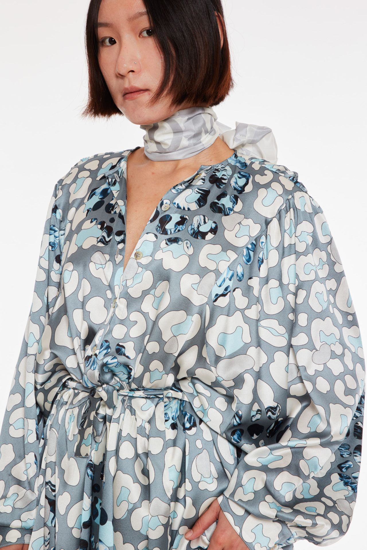 AW20-puffydress-leolightblue-2