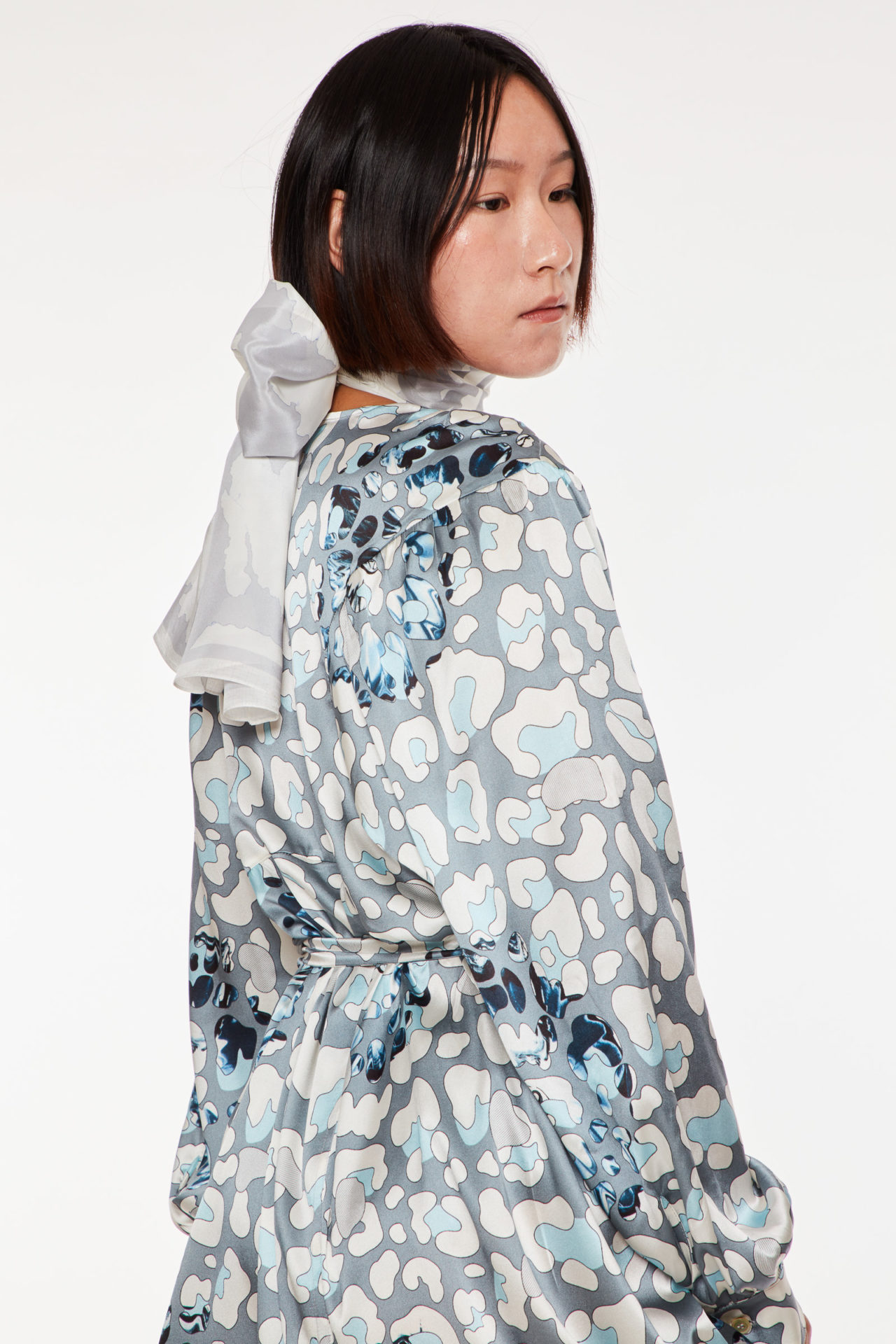 AW20-puffydress-leolightblue-4