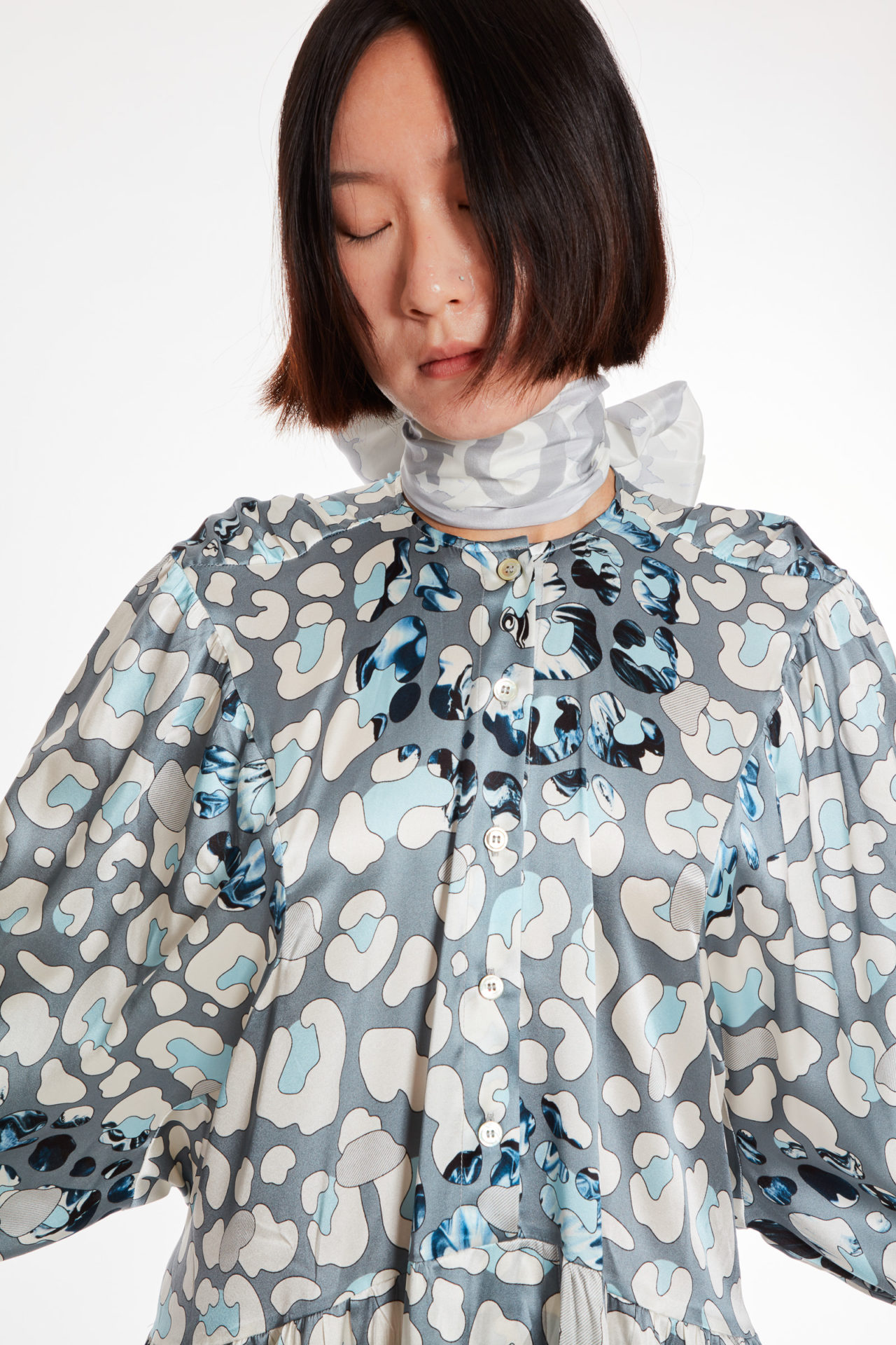 AW20-puffydress-leolightblue-7