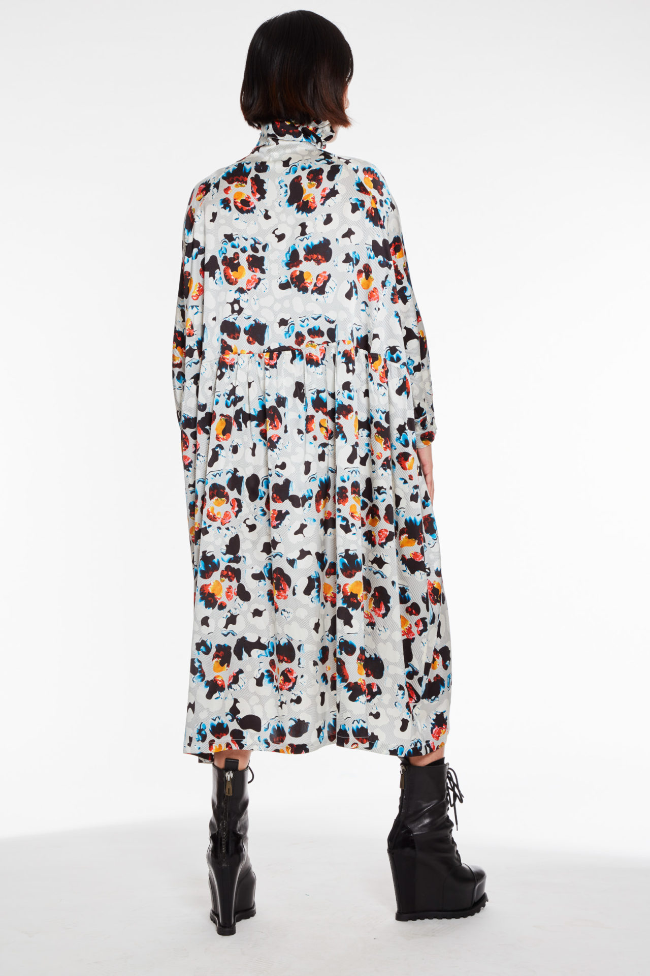 AW20-raglandress-leobluered-2