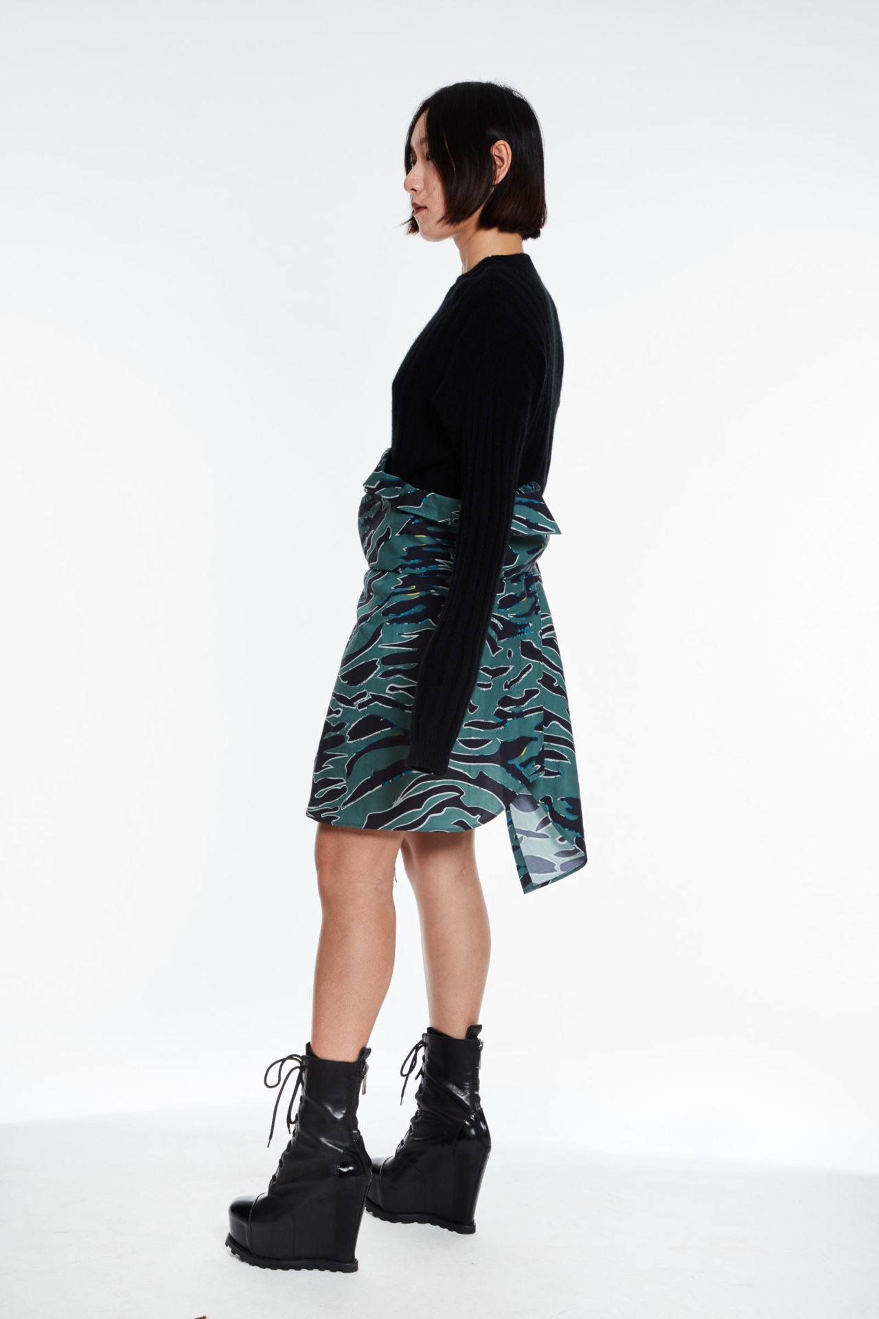AW20-sweater-black-2
